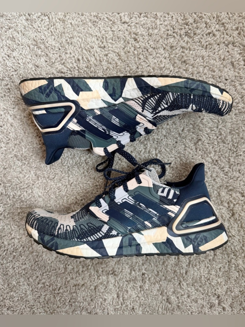 Adidas Women's Ultraboost 20 Size 9
